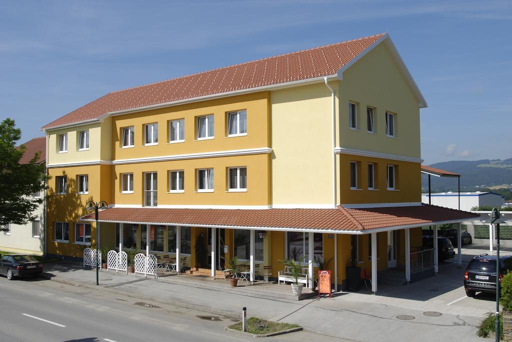 Hotel Treffpunkt Sankt Stefan im Gailtal Ngoại thất bức ảnh